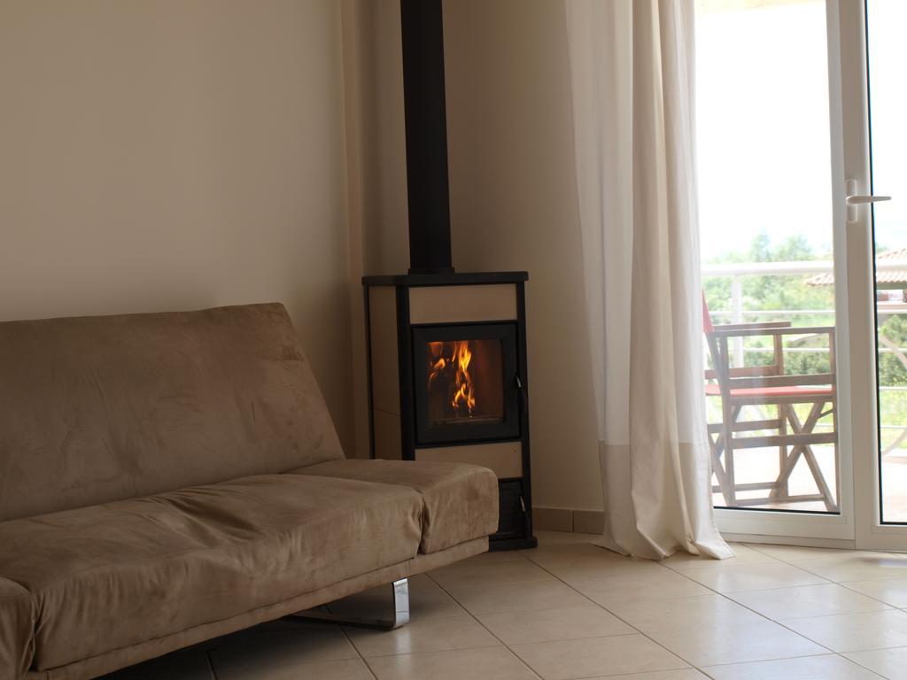 Salesi Apartment Мегалополис Екстериор снимка