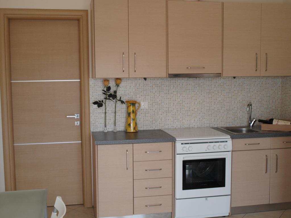 Salesi Apartment Мегалополис Екстериор снимка